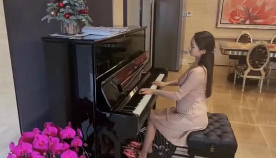 郎朗弹的钢琴曲视频,经典曲目演绎的视听盛宴