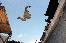 葛强轻功视频,葛强一跃千里，揭秘传统武术魅力