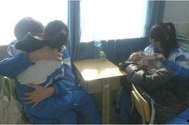 初中生初中生激吻视频,初中生激吻视频引发热议