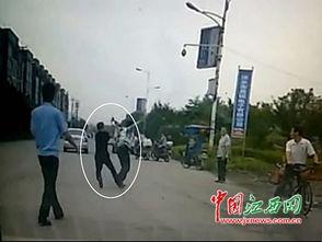 袭警视频,惊心动魄！袭警瞬间全程回顾